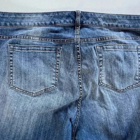 TORRID PREMIUM | women’s distressed BOYFRIEND denim jeans. Size: 20 - Picture 13 of 16